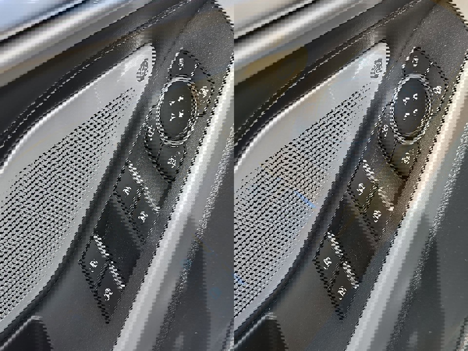 Certified 2023 Ford Explorer Limited w/ Limited Technology Package image 13