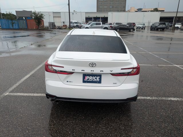 Used 2025 Toyota Camry SE w/ Convenience Package FWD image 6
