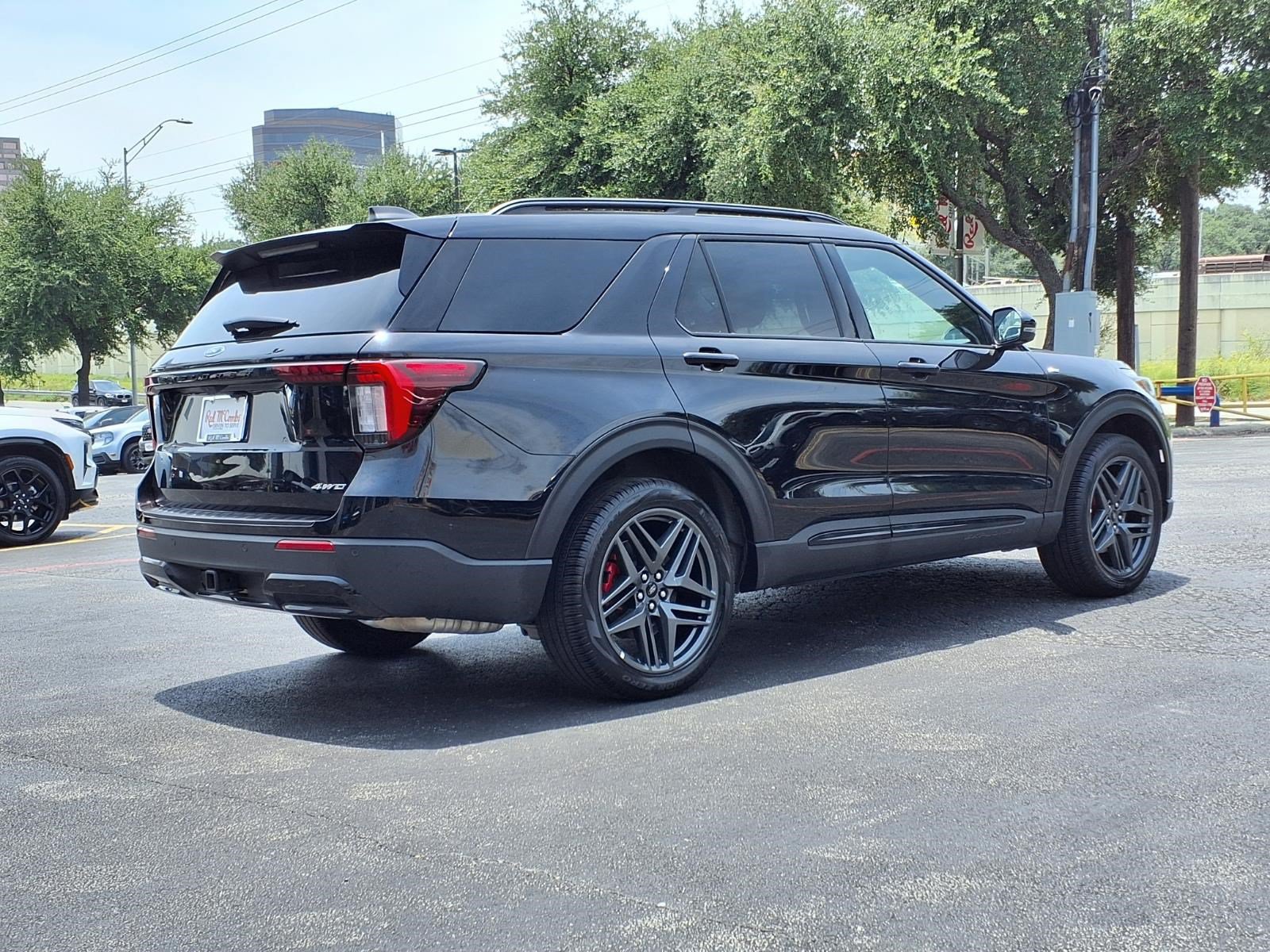 Certified 2025 Ford Explorer ST-Line w/ ST-Line Street Pack AWD/4WD image 6