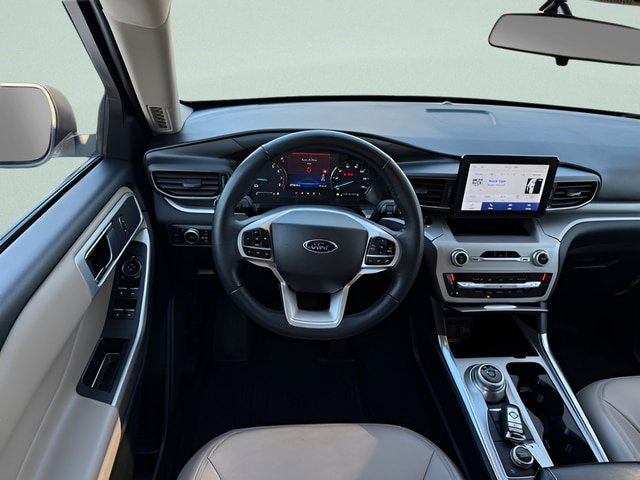 Certified 2022 Ford Explorer XLT w/ Equipment Group 202A AWD/4WD image 7