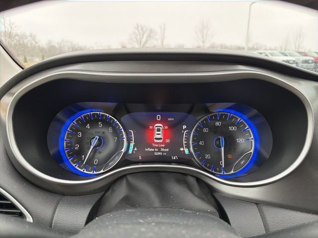 Used 2024 Chrysler Pacifica Touring-L image 44