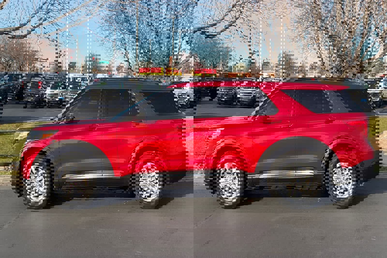 Certified 2020 Ford Explorer XLT w/ Equipment Group 202A image 2