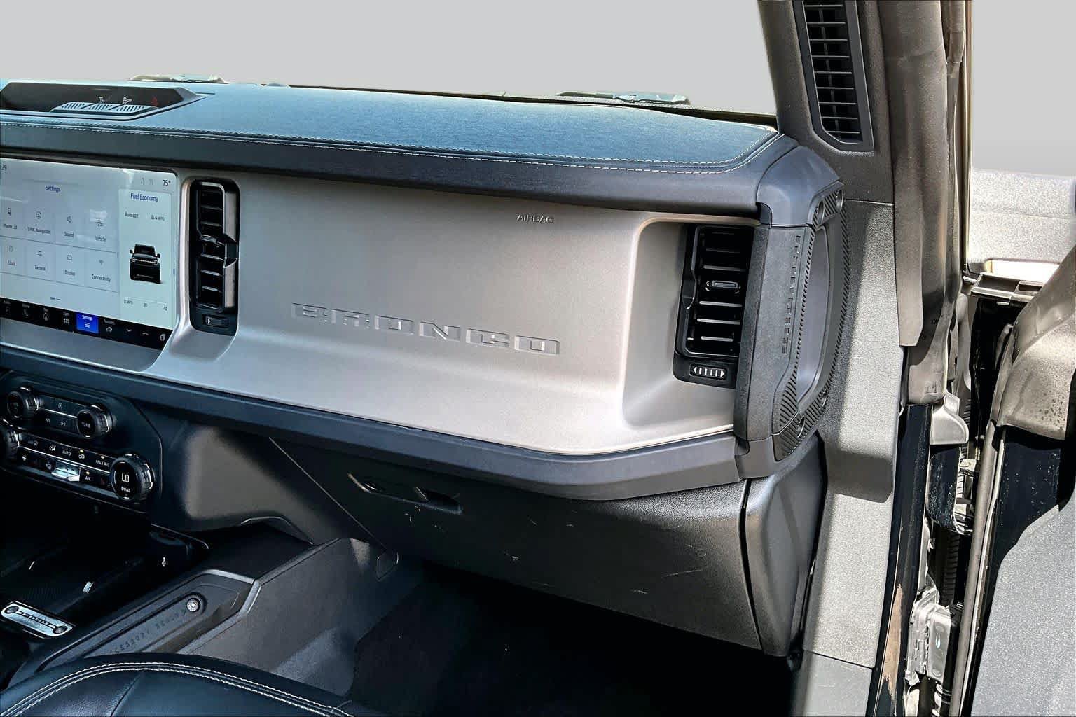 Certified 2025 Ford Bronco Outer Banks AWD/4WD image 19