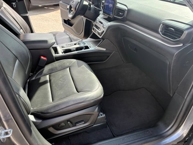 Certified 2023 Ford Explorer XLT w/ Equipment Group 202A AWD/4WD image 40