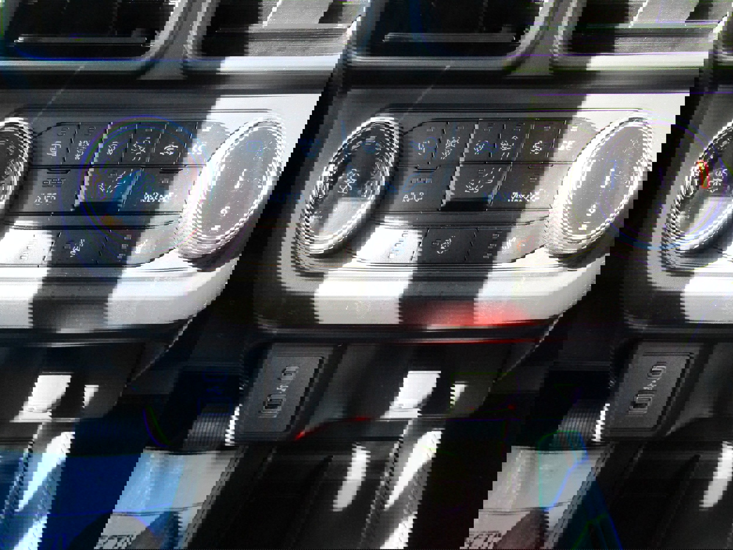 Certified 2024 Ford Maverick XLT w/ XLT Luxury Package image 29