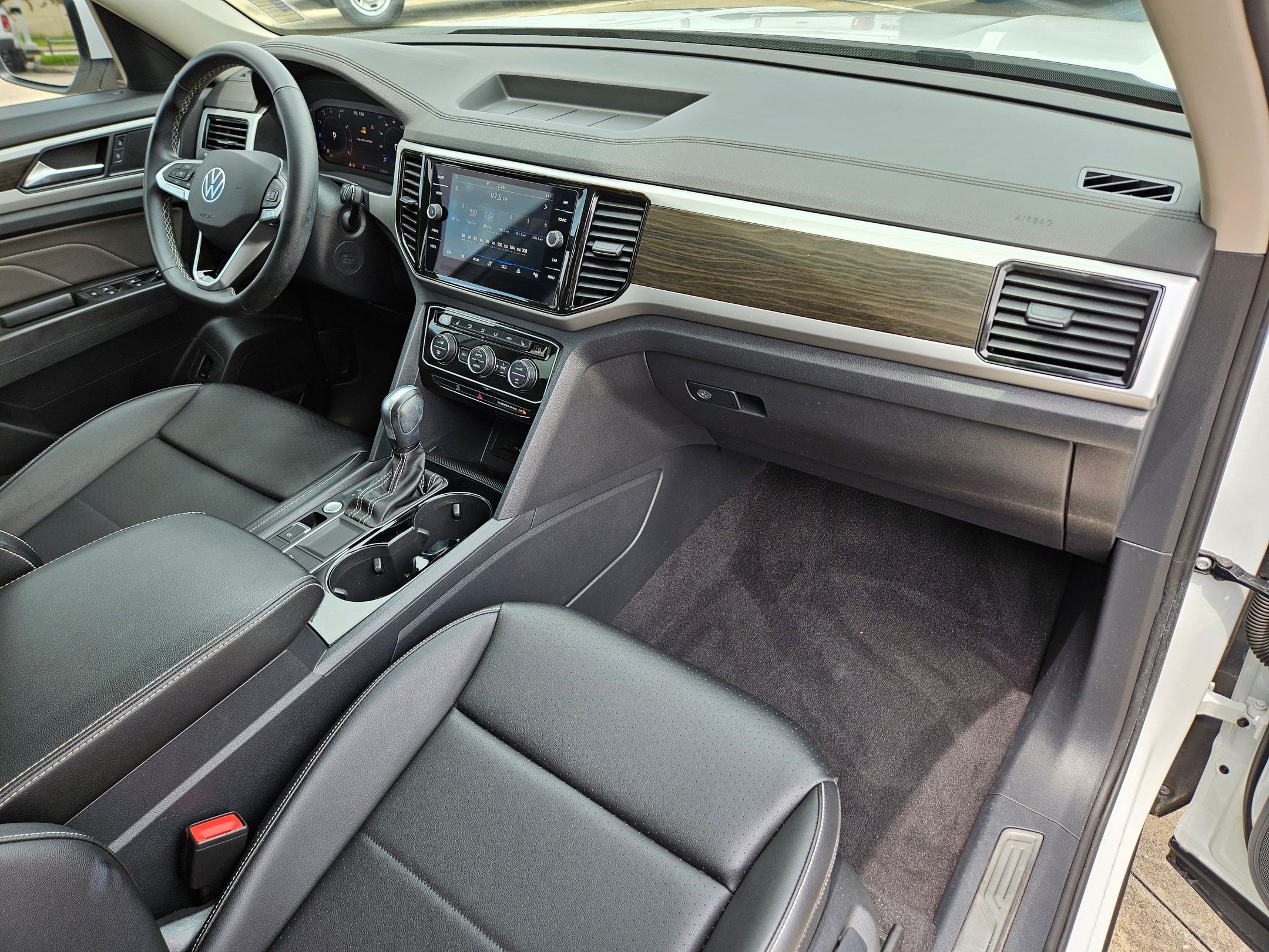 Used 2023 Volkswagen Atlas SE w/ Panoramic Sunroof Package FWD image 33