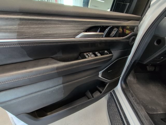 Used 2023 Jeep Wagoneer Series II AWD/4WD image 12