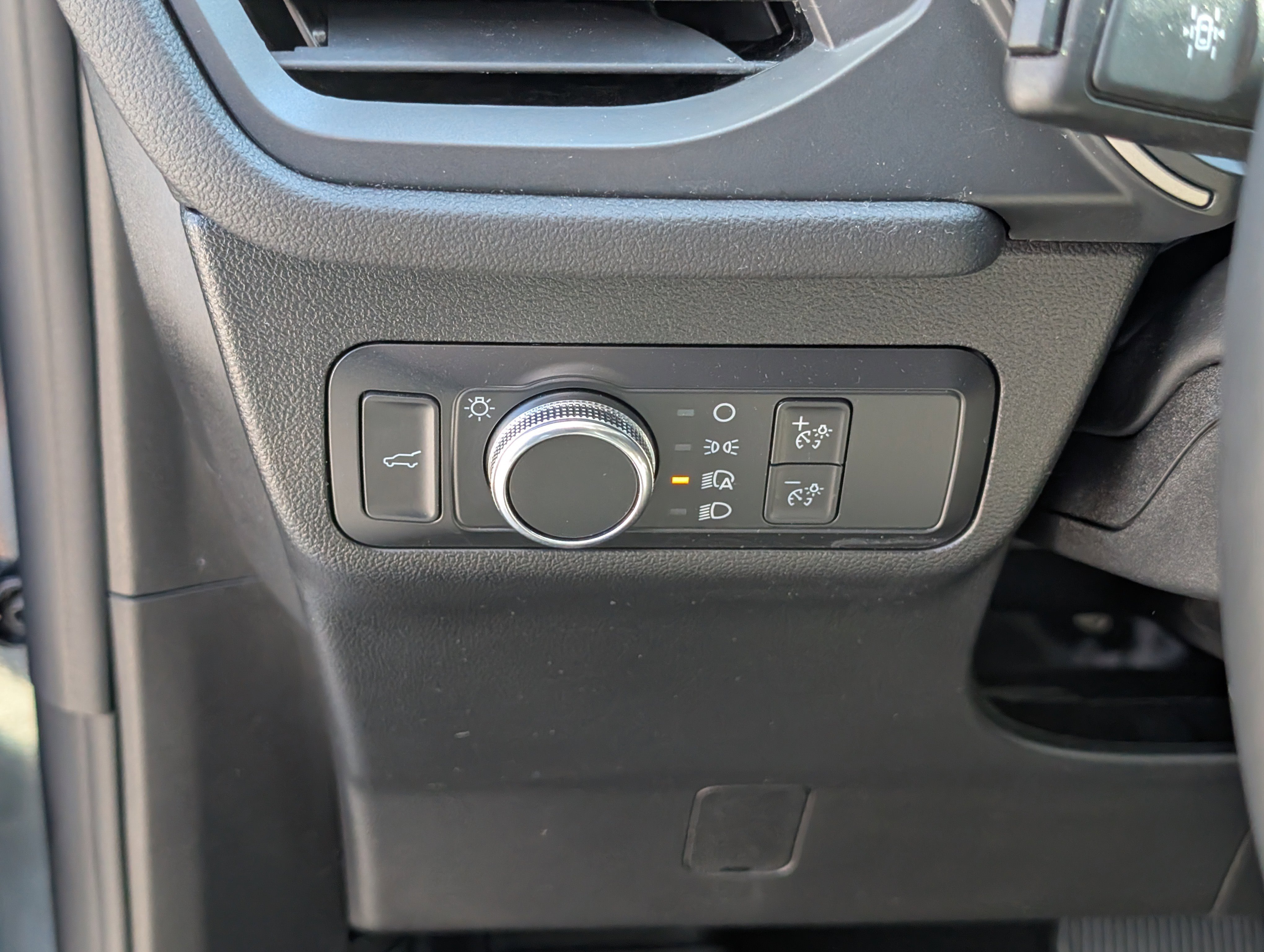 Certified 2022 Ford Escape SE w/ SE Sport Appearance Package FWD image 22