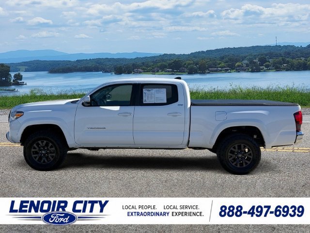 Used 2021 Toyota Tacoma SR5 AWD/4WD image 14