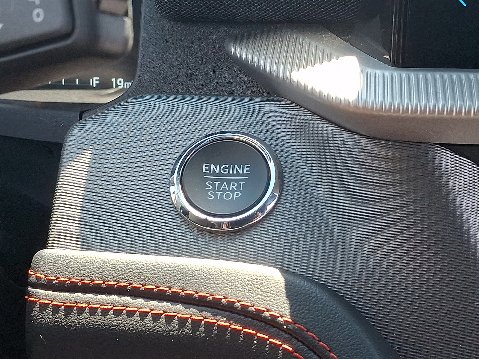 Certified 2025 Ford Explorer ST-Line AWD/4WD image 30