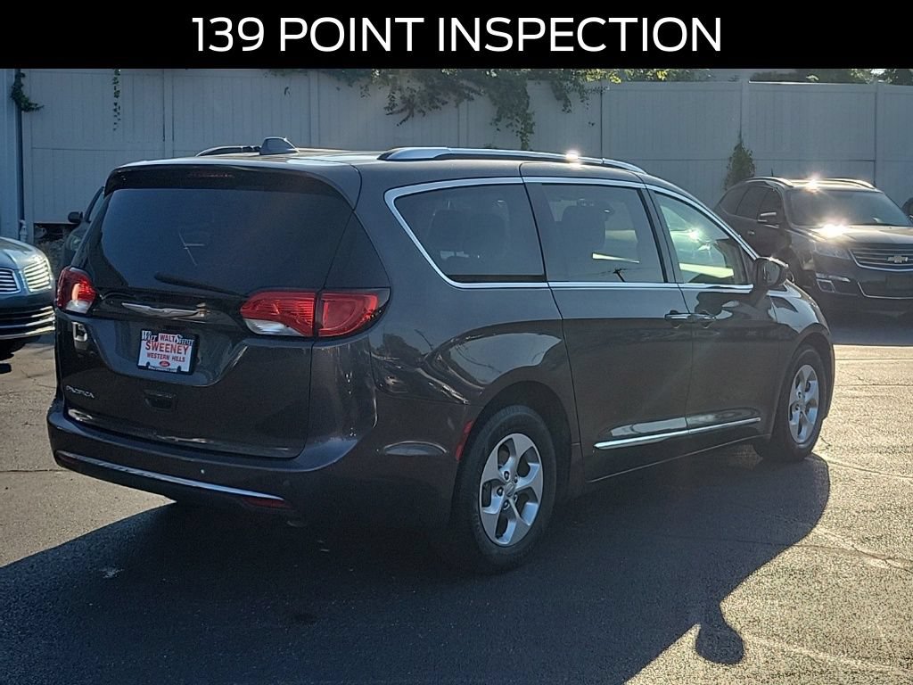 Used 2017 Chrysler Pacifica Touring-L Plus FWD image 4