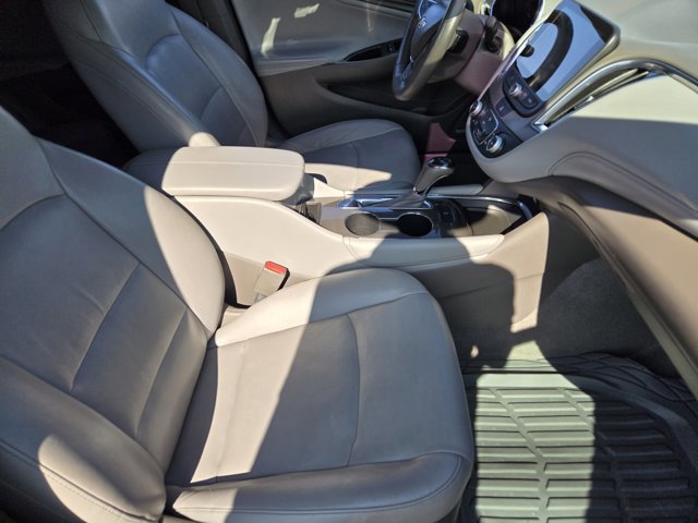 Used 2018 Chevrolet Malibu LT w/ Leather Package image 12