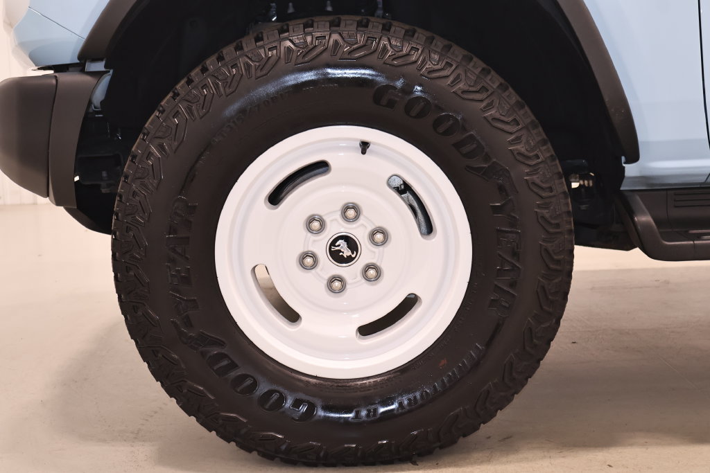 Certified 2025 Ford Bronco Heritage Edition AWD/4WD image 37
