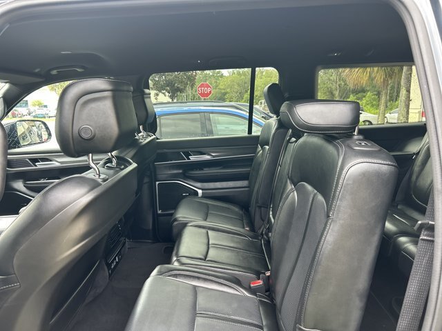 Used 2024 Jeep Wagoneer L Series II w/ Flexible Seating Group AWD/4WD image 24