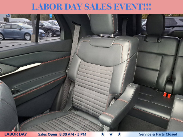 Certified 2025 Ford Explorer ST-Line w/ Premium Package AWD/4WD image 18