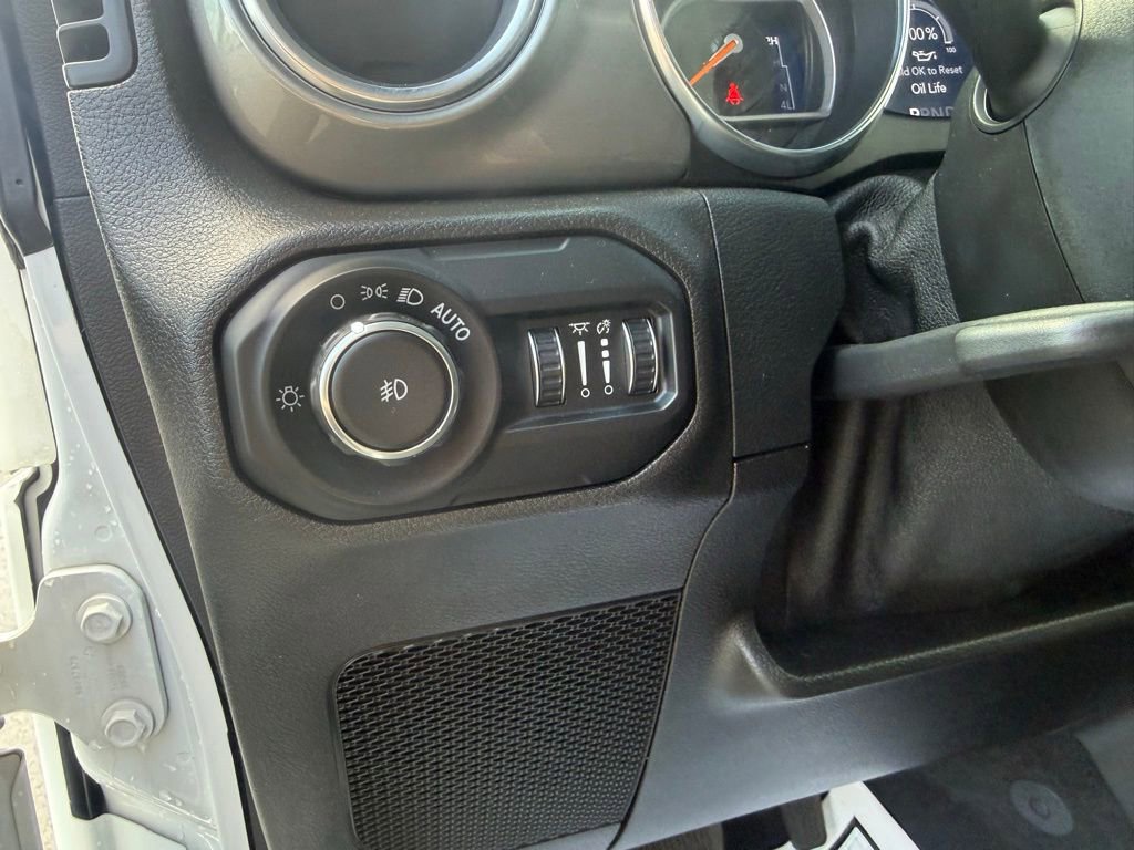 Used 2021 Jeep Wrangler Unlimited Sahara w/ Dual Top Group AWD/4WD image 14