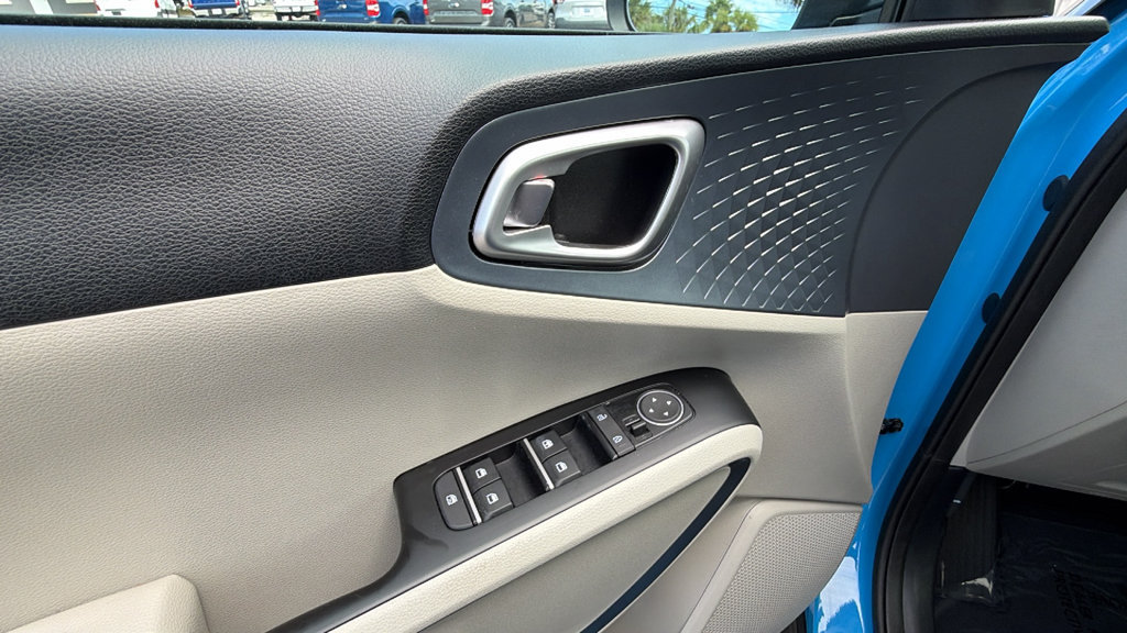Used 2024 Kia Soul EX FWD image 14