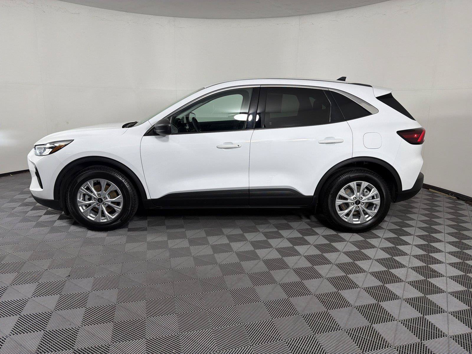 Certified 2023 Ford Escape Active FWD image 4