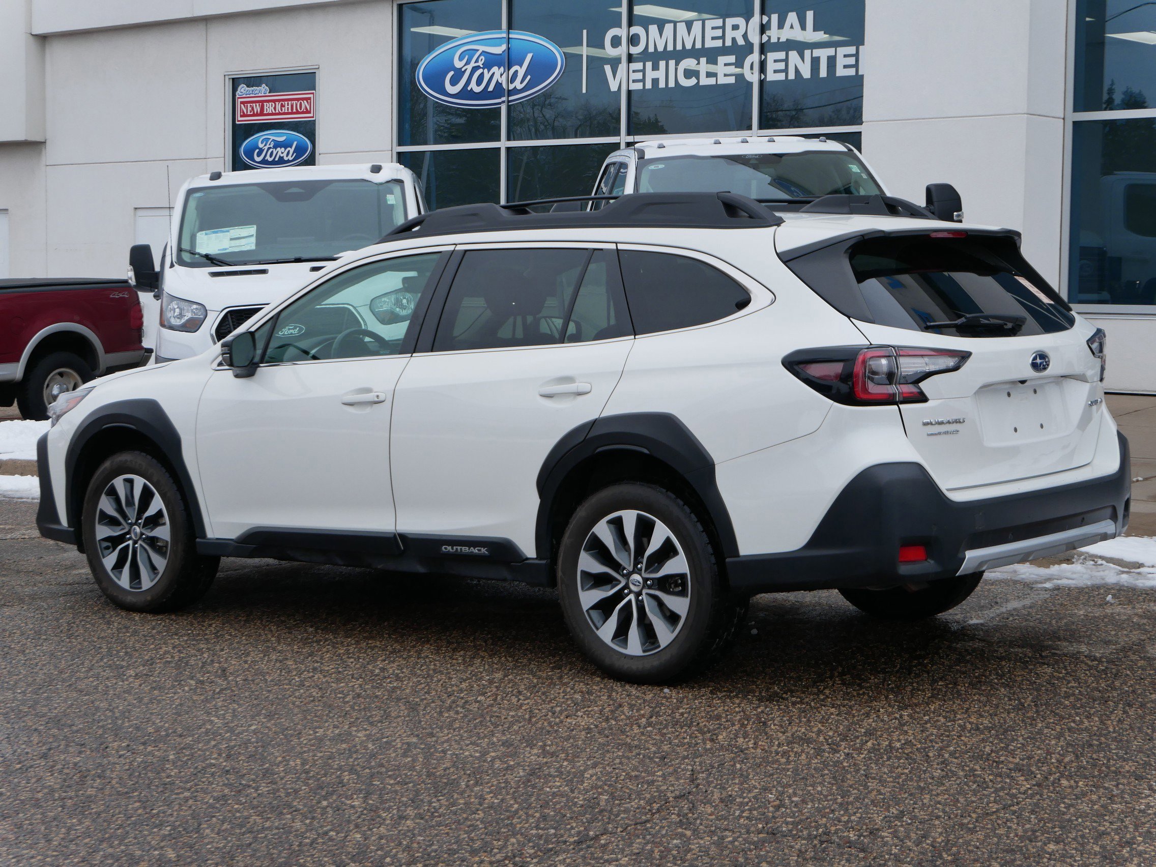 Used 2023 Subaru Outback Limited image 3