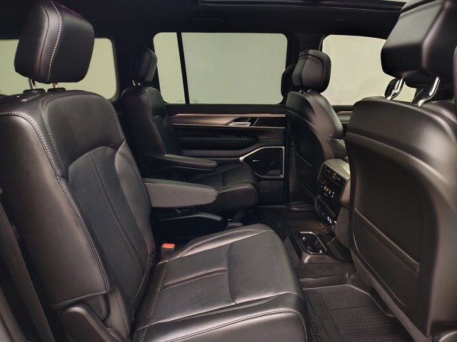 Used 2026 Jeep Grand Wagoneer 4WD w/ Premium Group I image 38