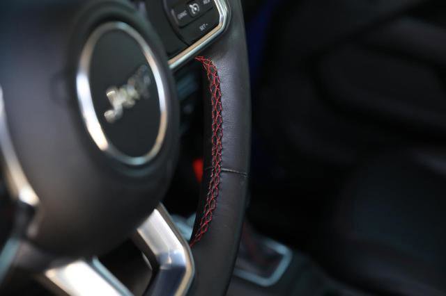 Used 2018 Jeep Wrangler Unlimited Rubicon w/ Dual Top Group AWD/4WD image 19