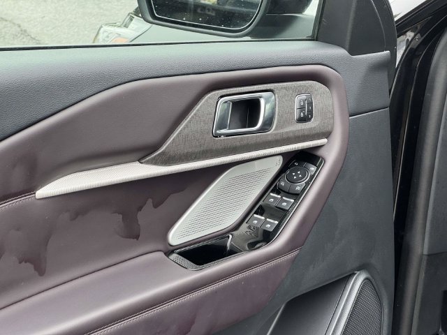 Certified 2026 Ford Explorer Platinum AWD/4WD image 11