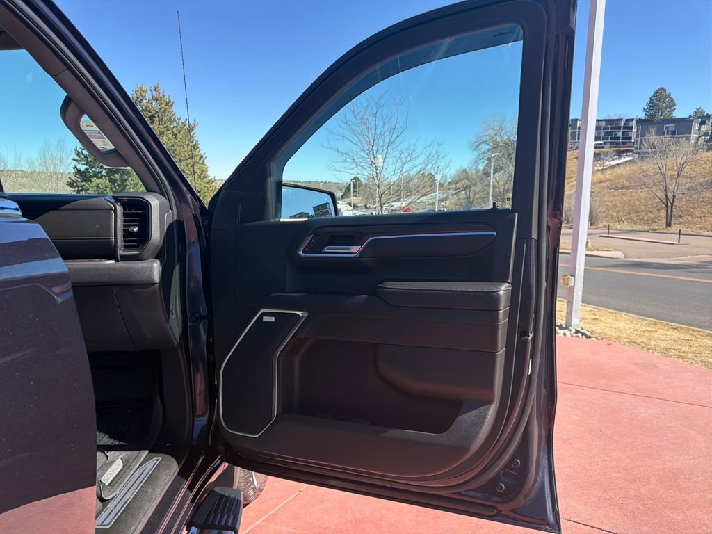 Used 2022 GMC Sierra 1500 SLT w/ SLT Premium Plus Package AWD/4WD image 33