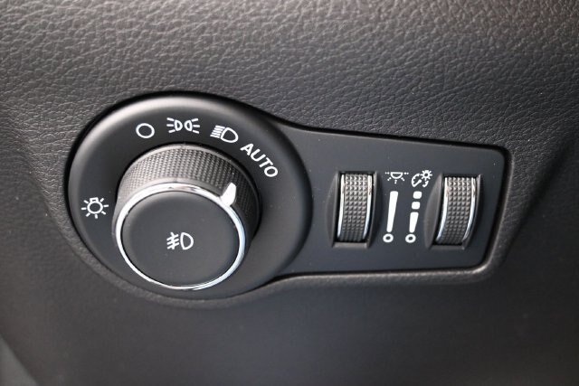 Used 2023 Jeep Compass Limited AWD/4WD image 25