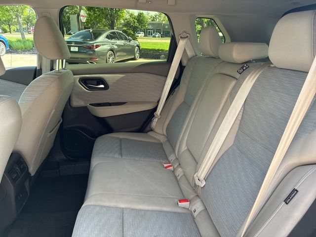 Used 2023 Nissan Rogue SV AWD/4WD image 34