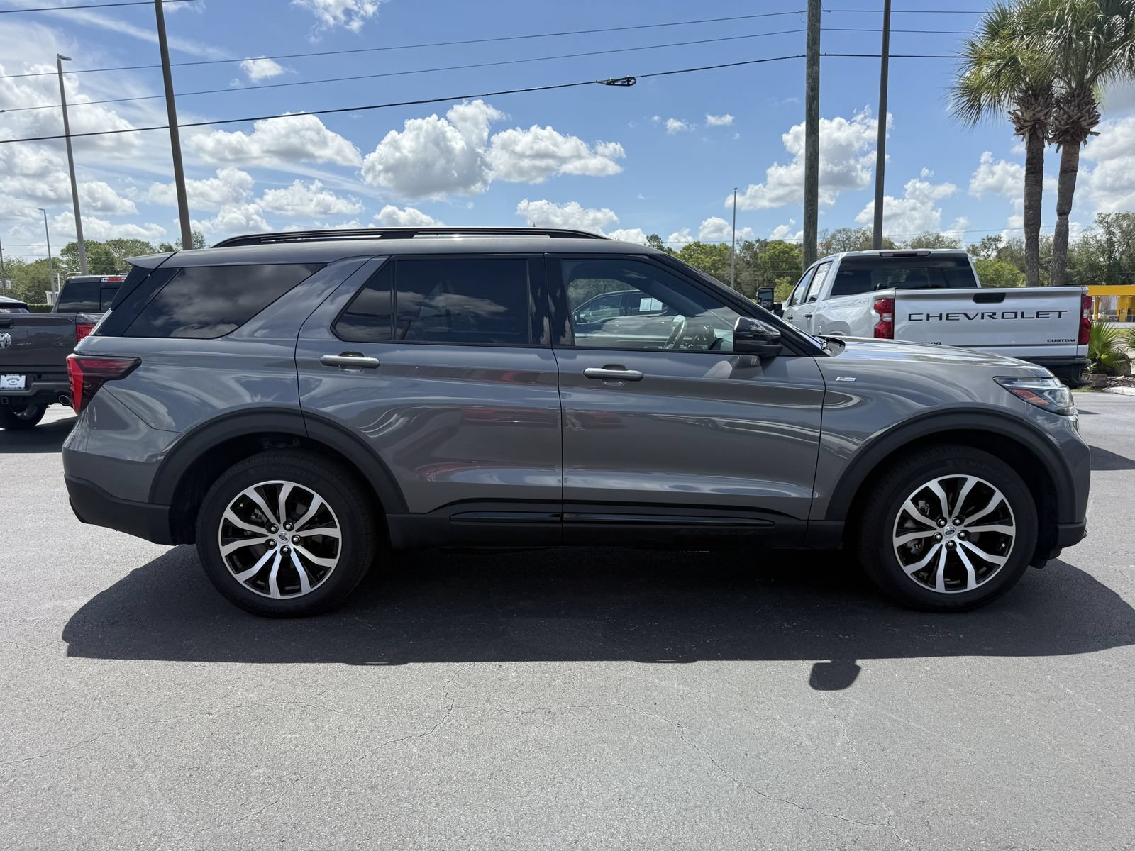 Certified 2025 Ford Explorer ST-Line AWD/4WD image 3