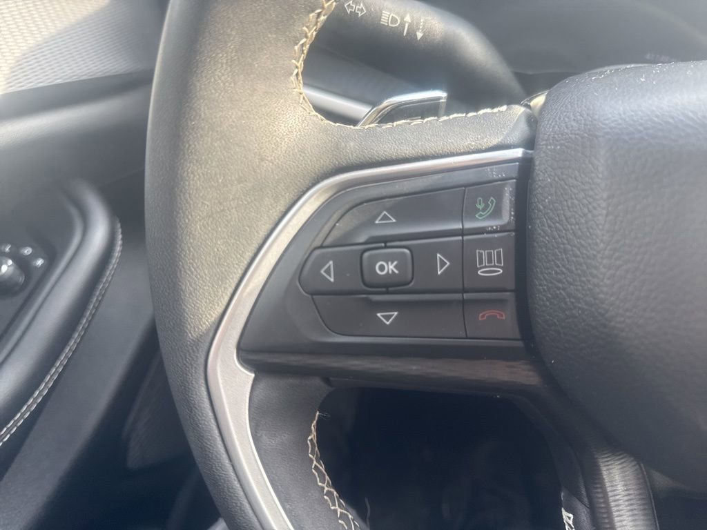 Used 2024 Jeep Grand Cherokee Altitude image 12