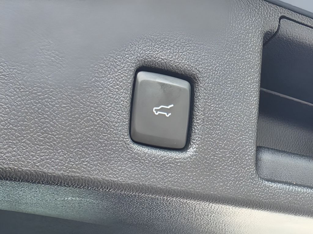 Certified 2025 Ford Escape ST-Line Select AWD/4WD image 12