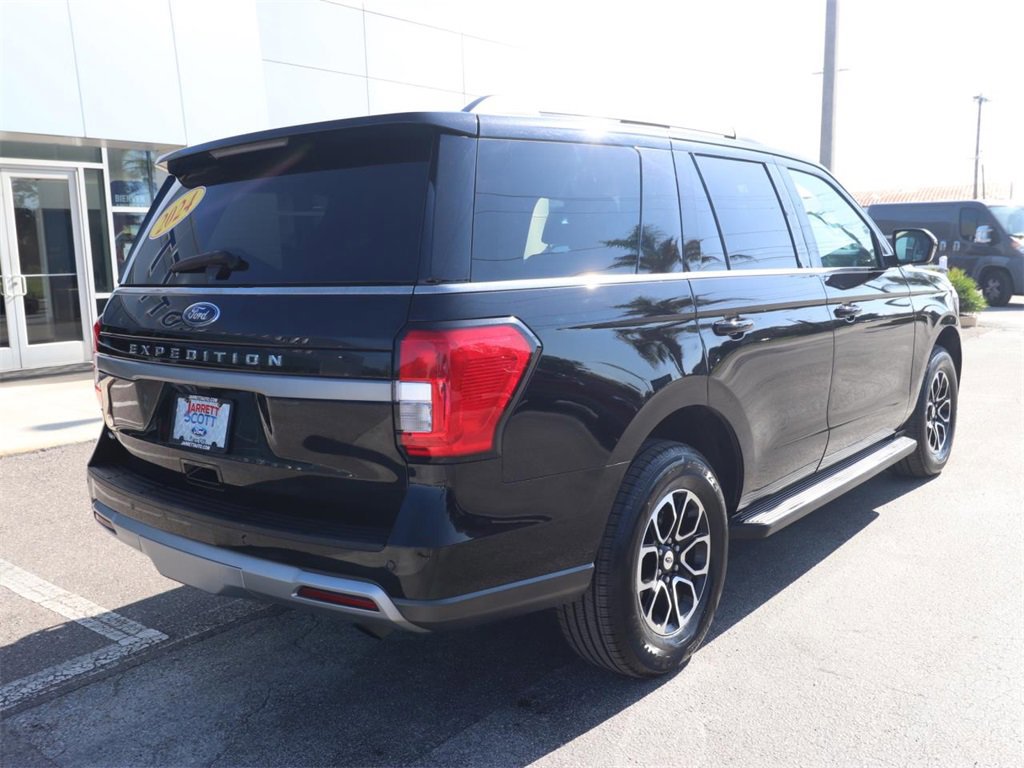 Certified 2024 Ford Expedition XLT image 5