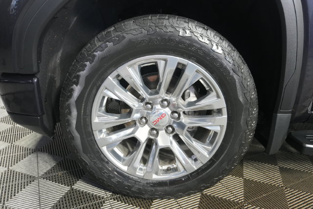 Used 2023 GMC Sierra 1500 Denali w/ Technology Package AWD/4WD image 10