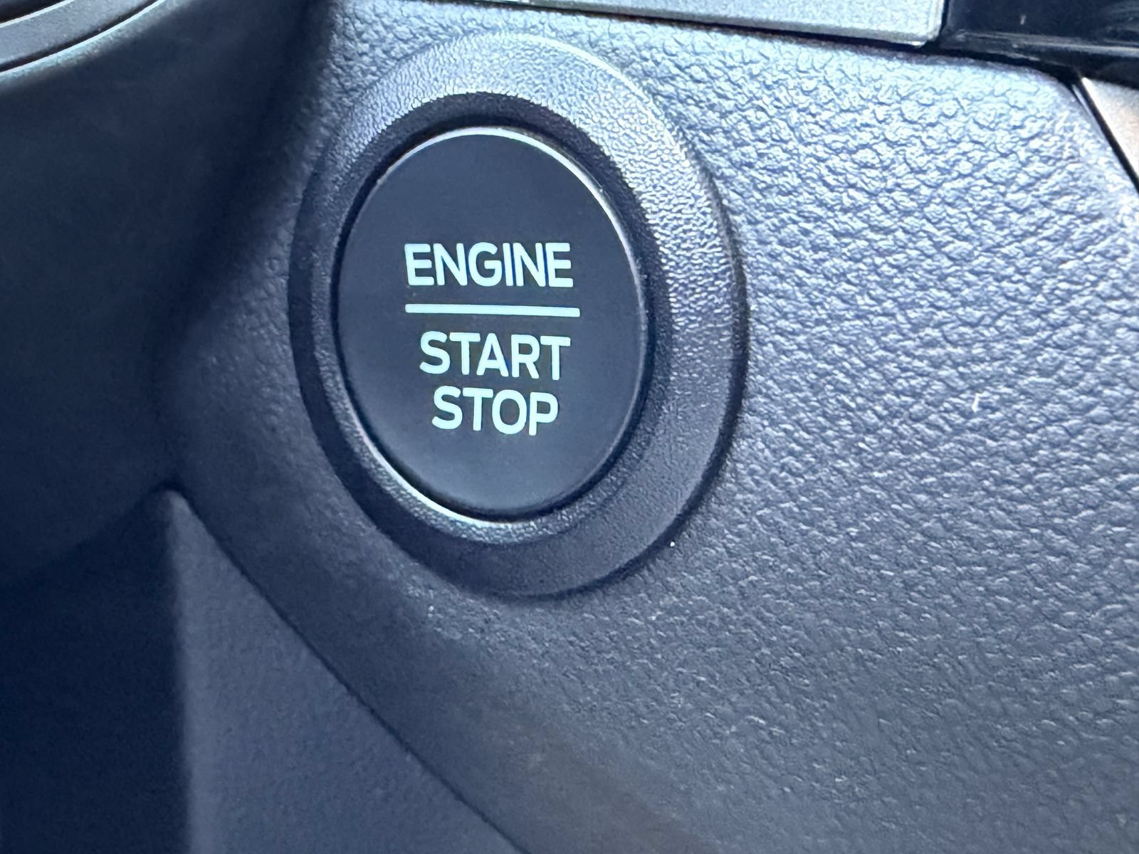 Certified 2025 Ford Escape Active AWD/4WD image 32
