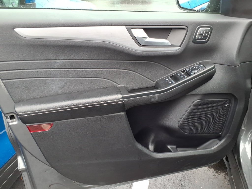 Certified 2025 Ford Escape Platinum AWD/4WD image 14