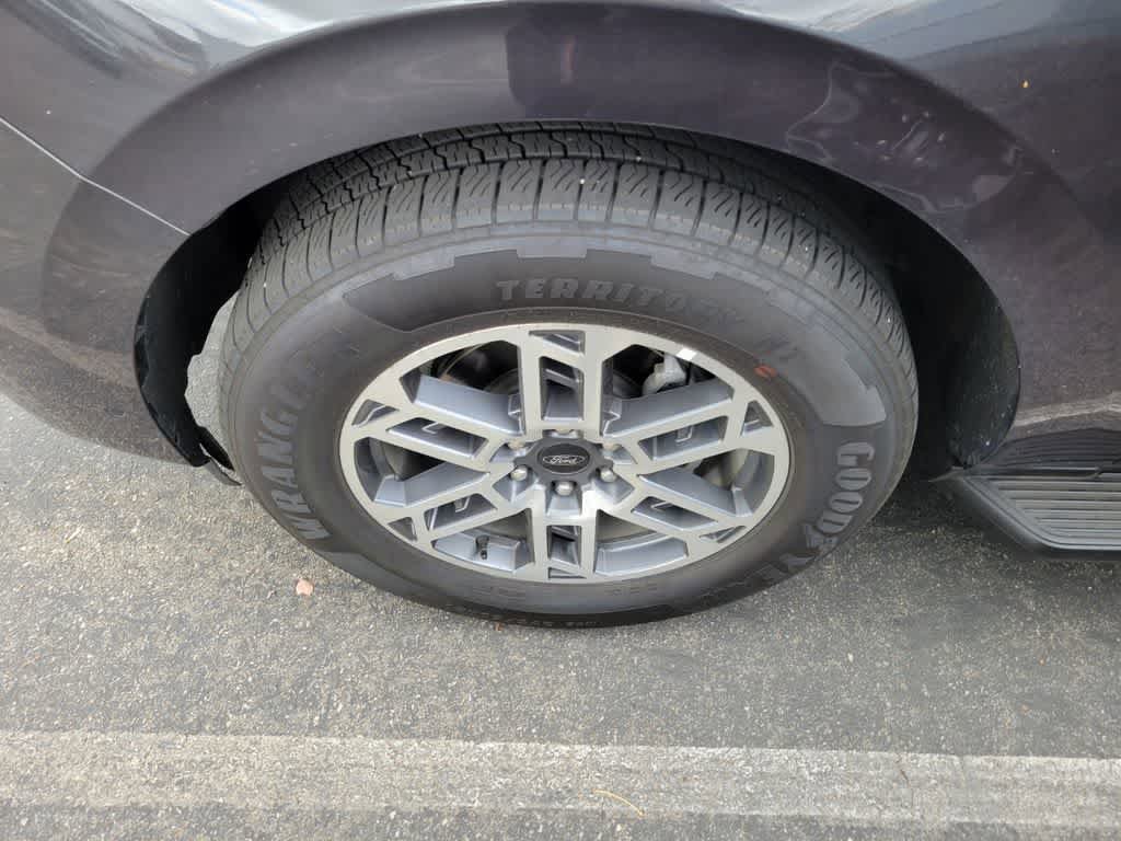 Certified 2025 Ford Expedition Max Active RWD image 2