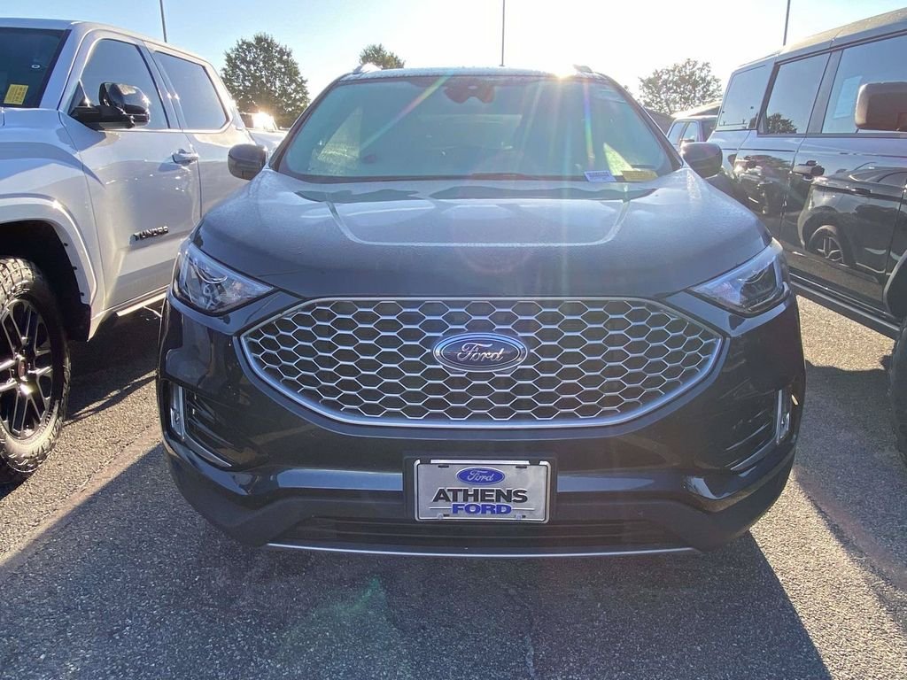Certified 2024 Ford Edge SEL w/ Convenience Package AWD/4WD image 2
