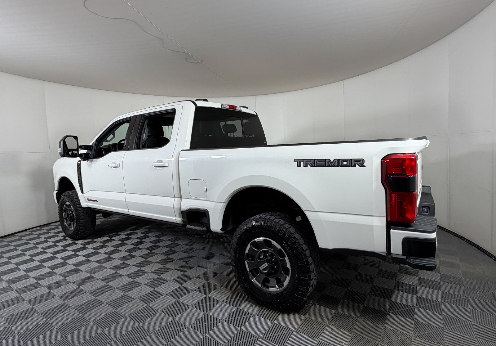 Certified 2024 Ford F250 Lariat w/ Lariat Ultimate Package AWD/4WD image 3