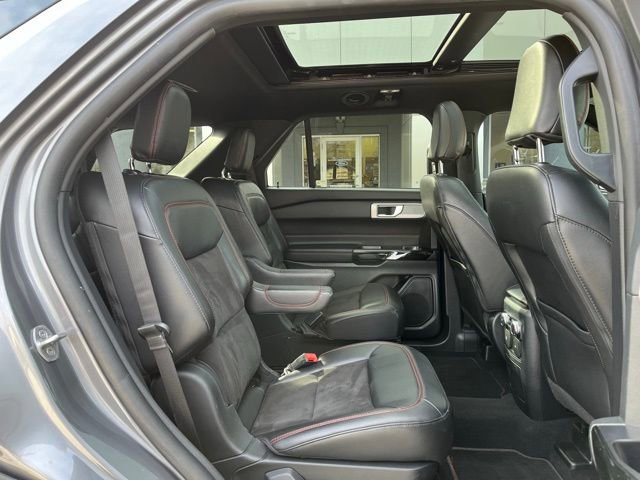 Certified 2022 Ford Explorer ST-Line w/ Class IV Trailer Tow Package image 37