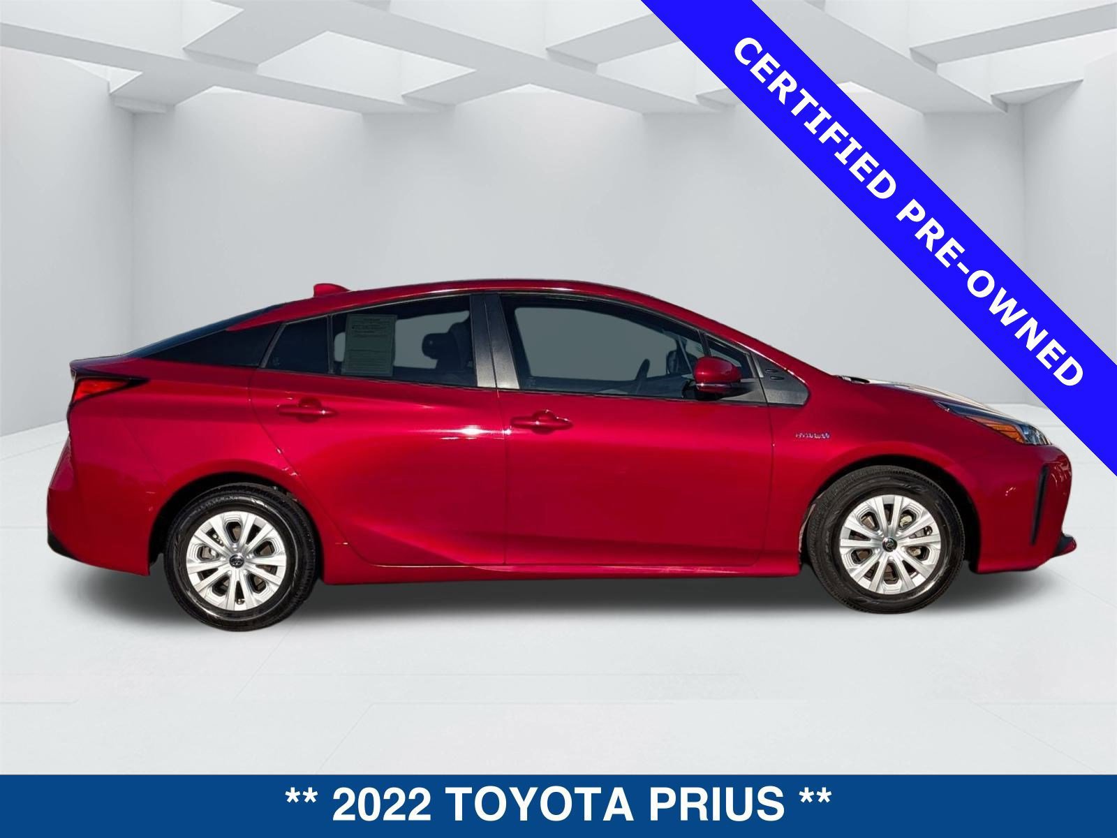 Used 2022 Toyota Prius LE image 6