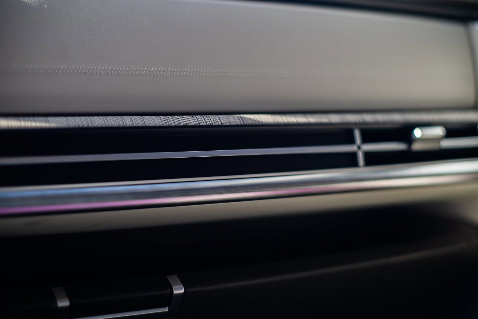 Used 2025 Hyundai Santa Fe Calligraphy w/ Tow & Go Package image 20