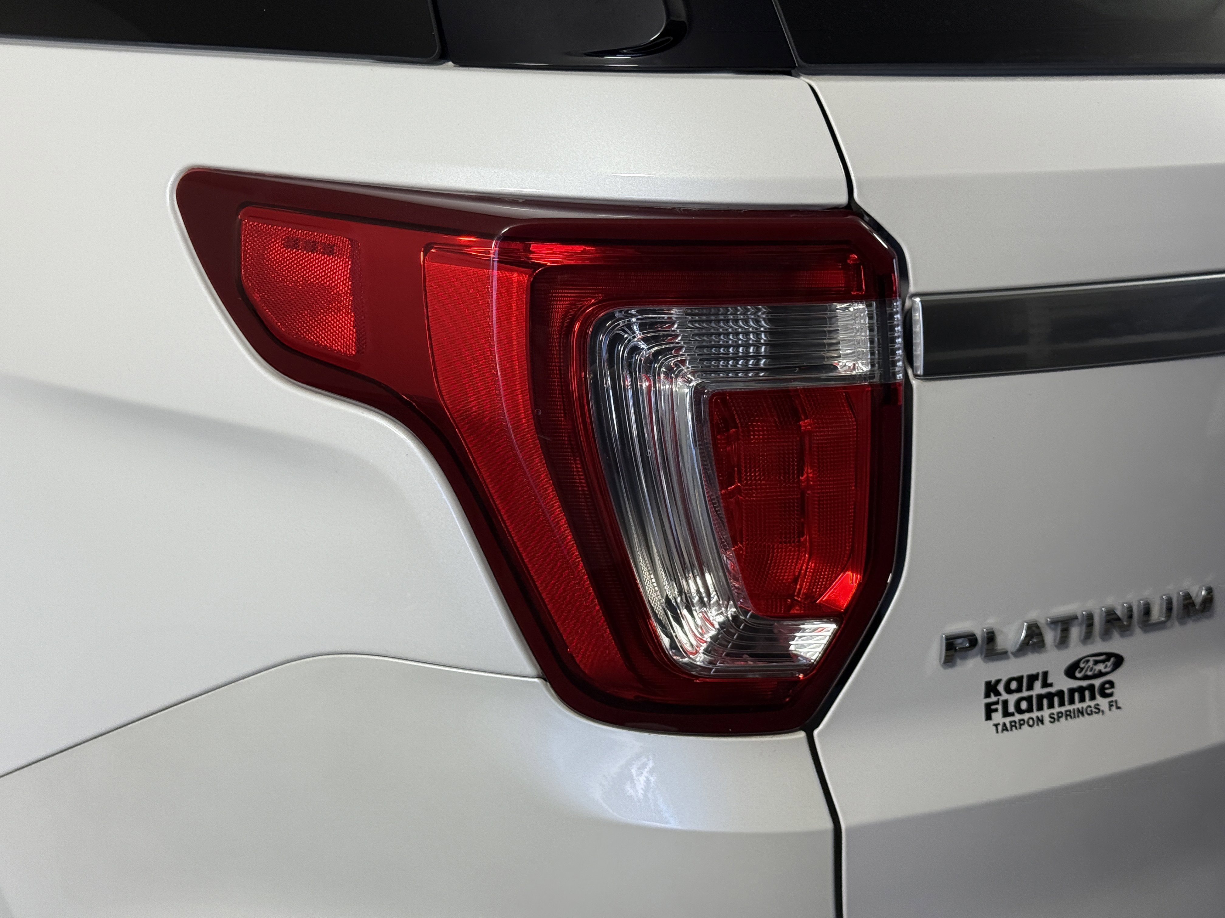 Certified 2019 Ford Explorer Platinum image 8