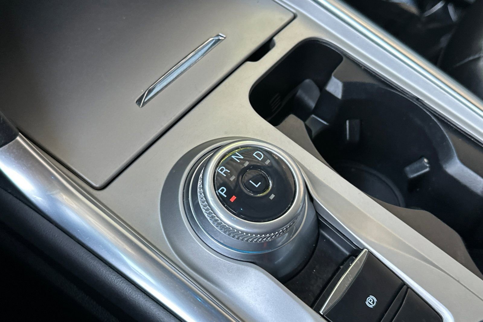 Certified 2022 Ford Explorer XLT w/ Equipment Group 202A image 34