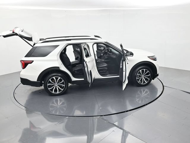 Certified 2025 Ford Explorer ST-Line AWD/4WD image 50