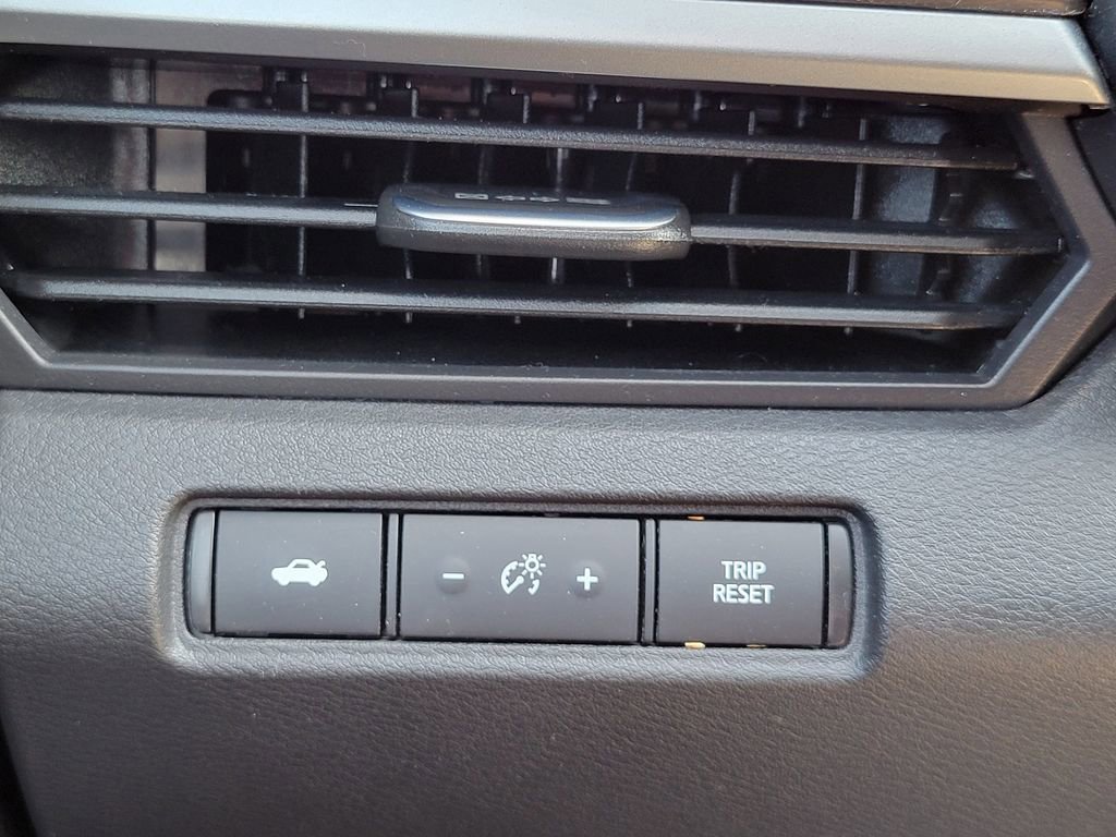 Used 2024 Nissan Altima 2.5 SV image 25