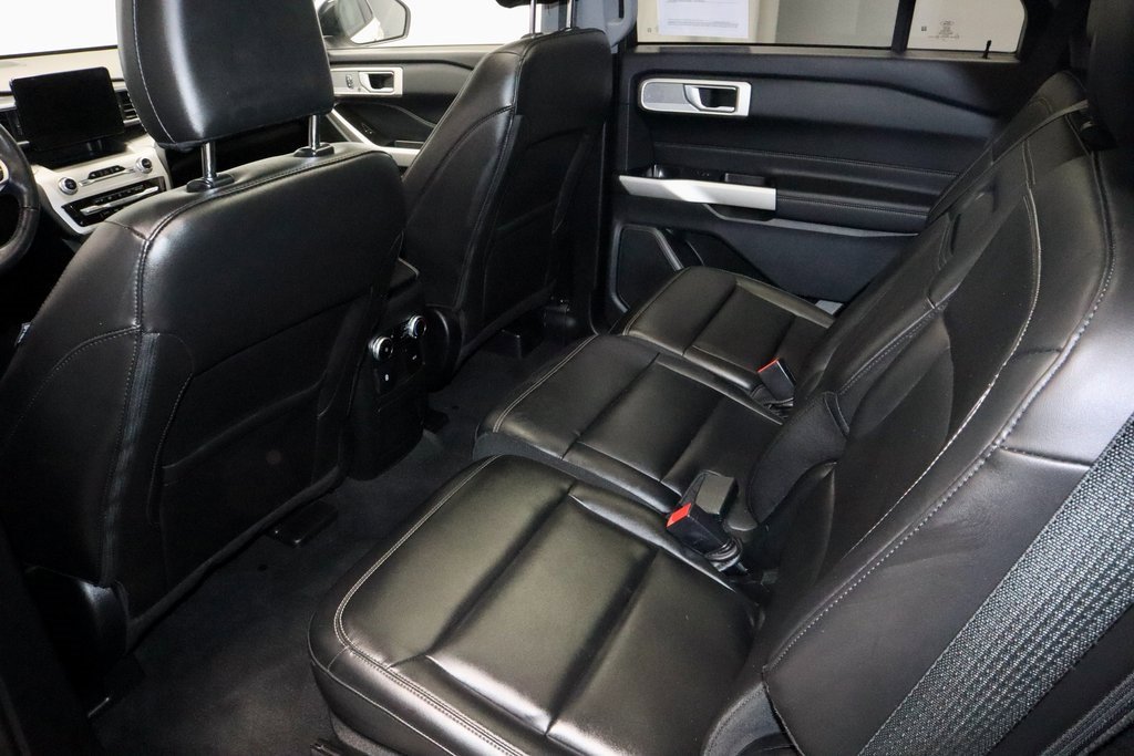 Certified 2022 Ford Explorer XLT w/ Equipment Group 202A image 23
