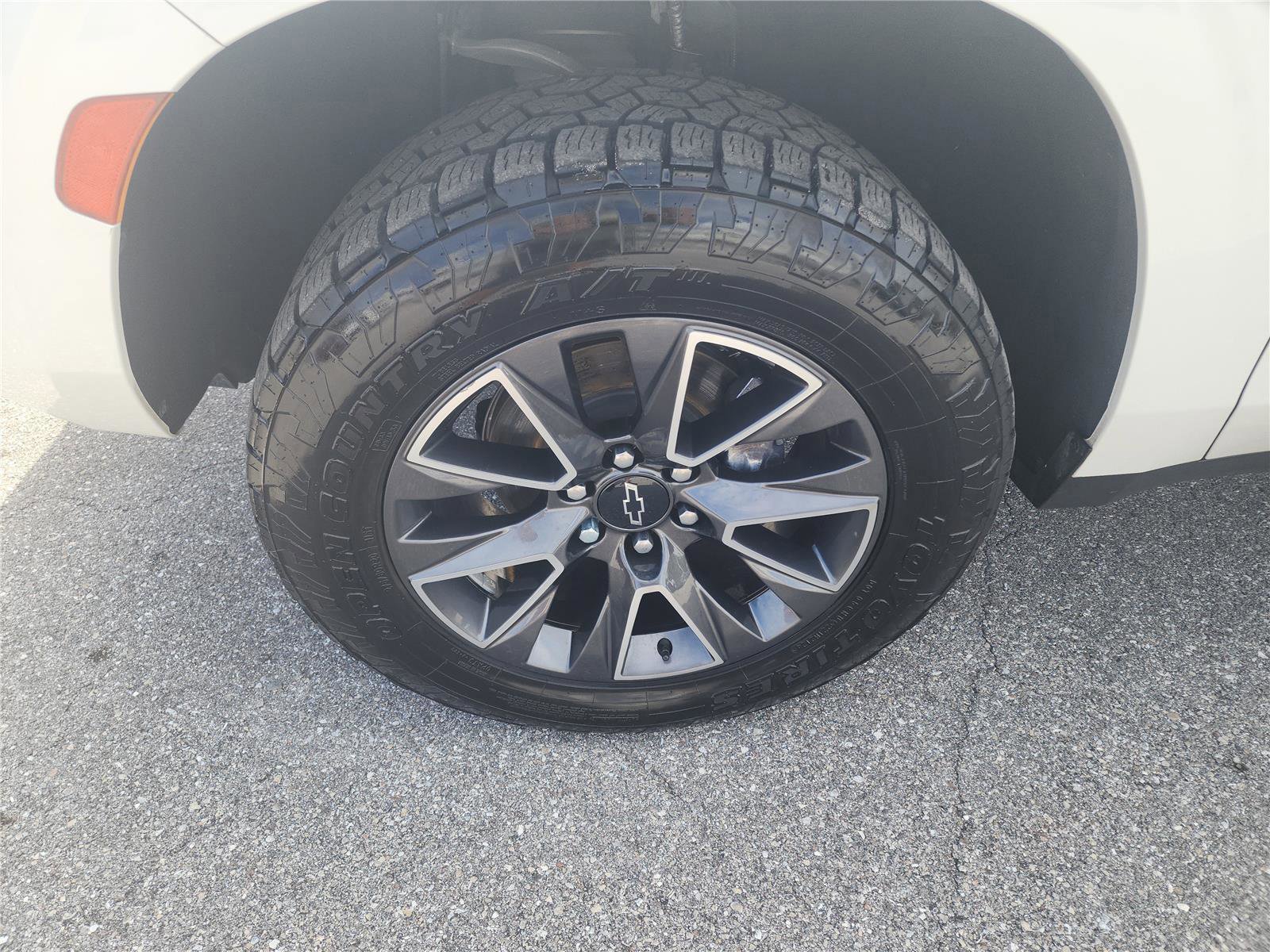 Used 2023 Chevrolet Suburban Z71 w/ Z71 Off-Road Package image 9