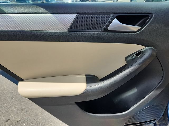 Used 2017 Volkswagen Jetta SE FWD image 27