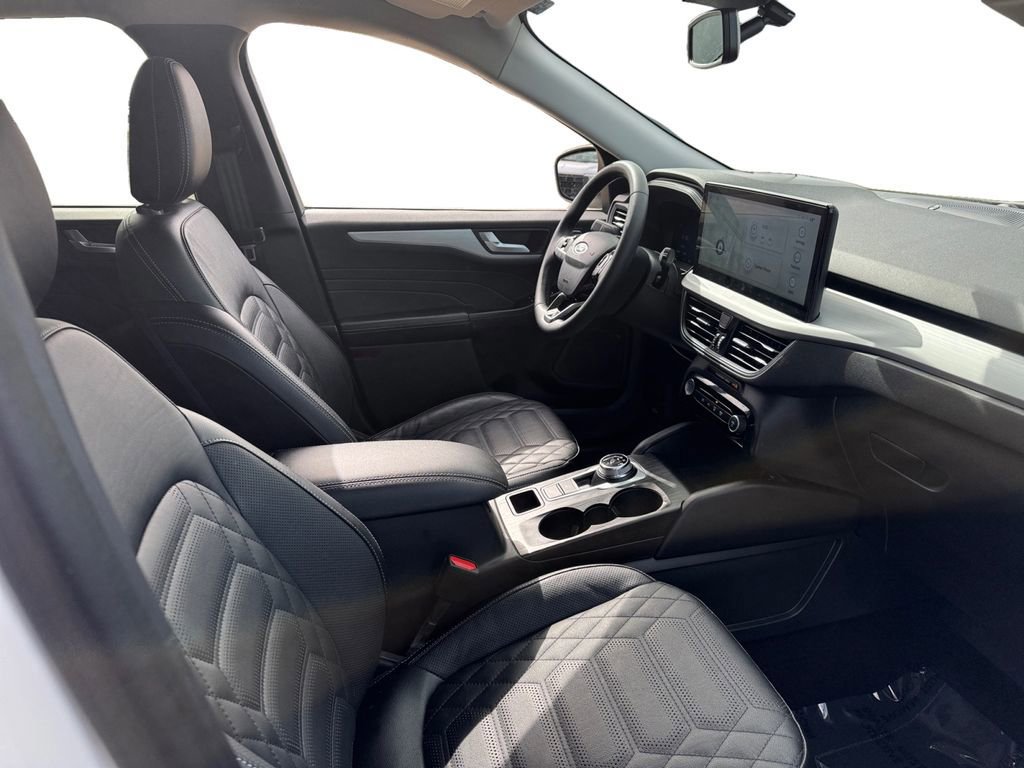 Certified 2024 Ford Escape Platinum w/ Premium Technology Package image 21